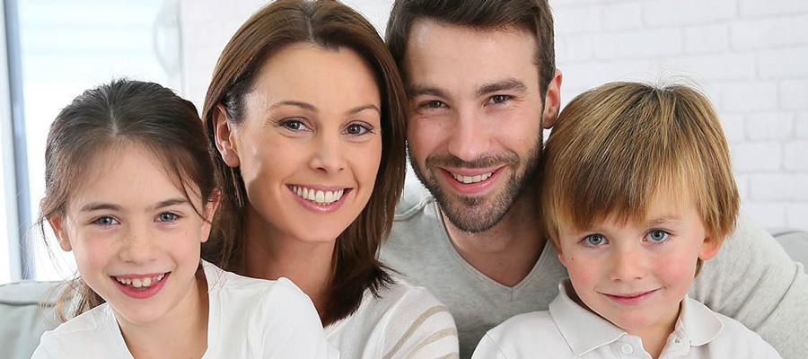 Des parents et leurs enfants